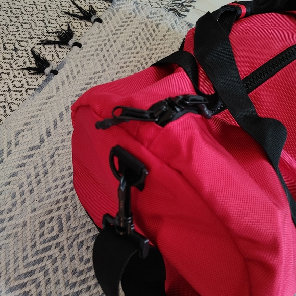 SOLD Brand NEW with tag Jordan duffle bag - Picture 8 of 8